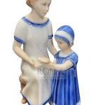 Figurine - Elsa che legge con la mamma
