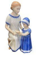 Figurine - Elsa che legge con la mamma