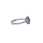 Anello a fiore smeraldi e diamanti - immagine 2