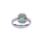Anello  smeraldo  colombiano e diamanti - immagine 3