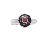 Anello bottone sardo con corallo